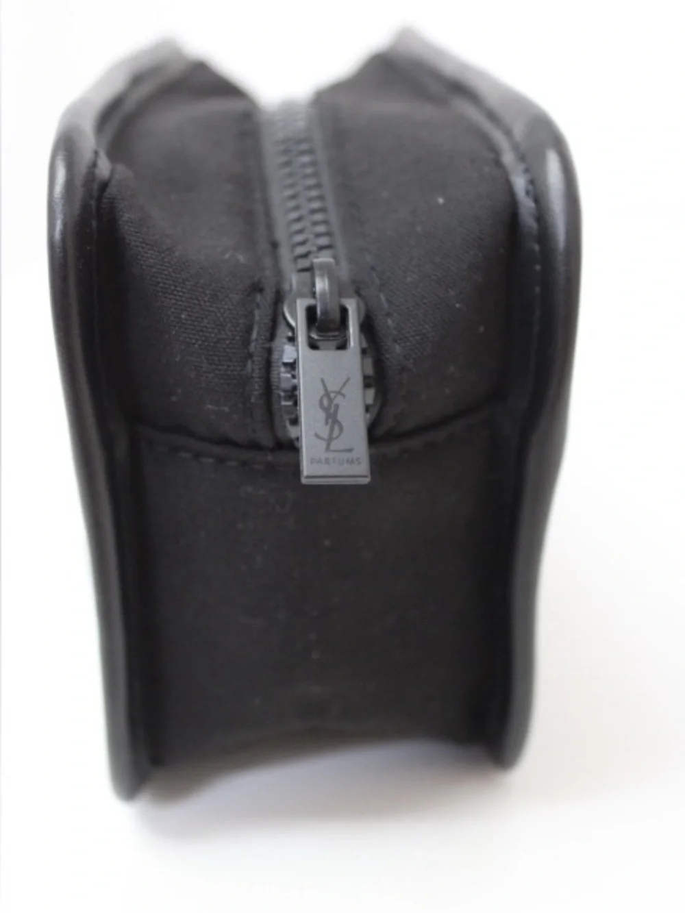 Yves Saint Laurent parfums Make Up Bag